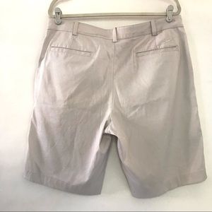 Nike Golf Dri-Fit Men's Shorts
Tour Performance Size 36  Ivory Beige Flat Front